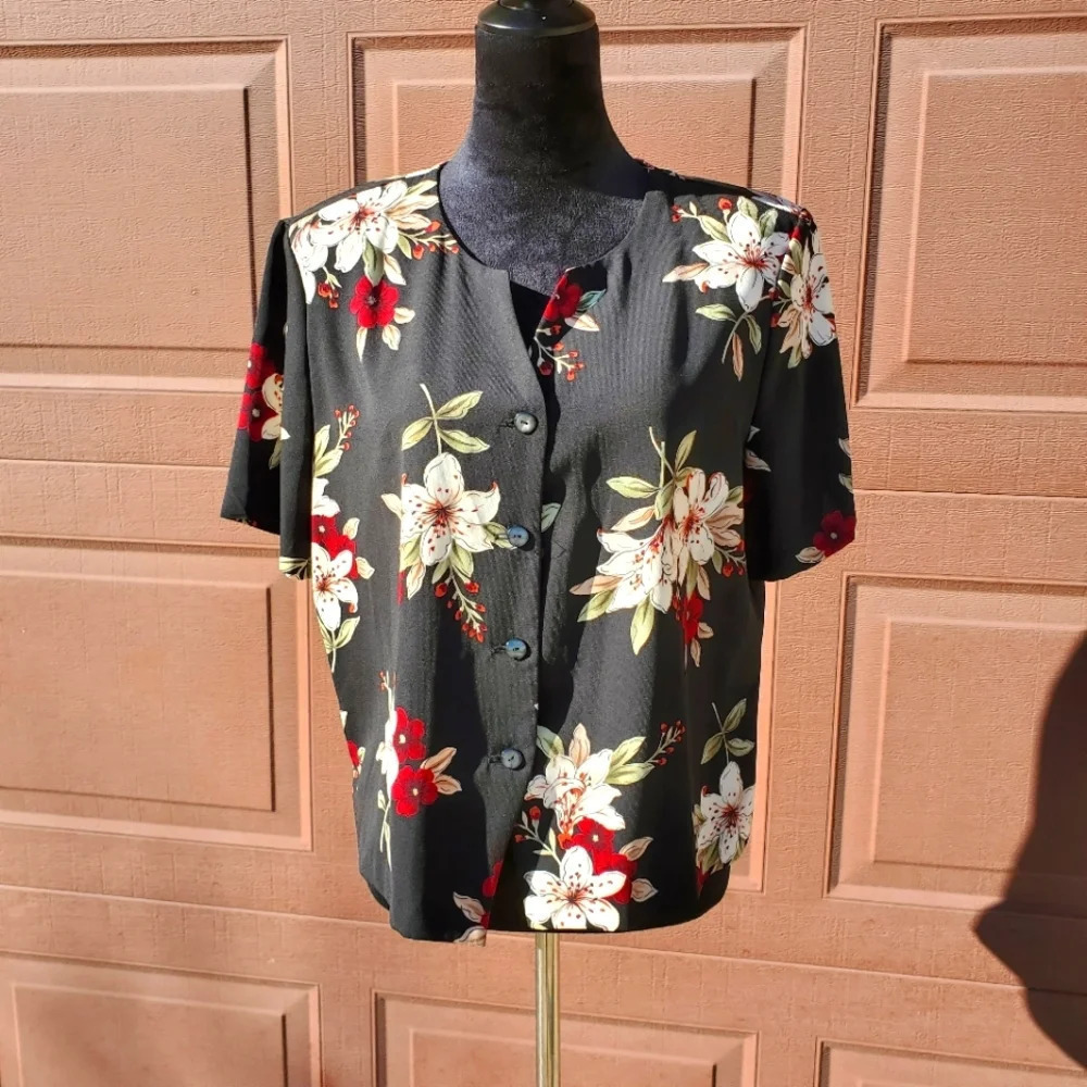 Jaclyn Smith Studio Women's Blouse Black Floral Short Sleeve Buttondown Lily XL